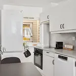 Family Friendly 3br - Fast Wi-fi - Behind Bryggen Apartment Bergen